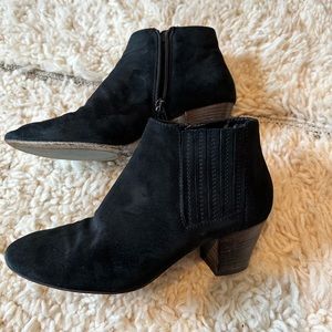 Vero Cuoio black booties